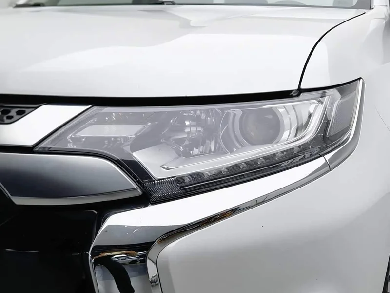 Mitsubishi Outlander — фото 7