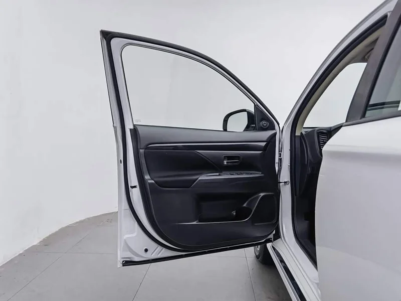 Mitsubishi Outlander — фото 8