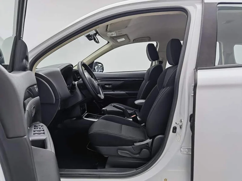 Mitsubishi Outlander — фото 10