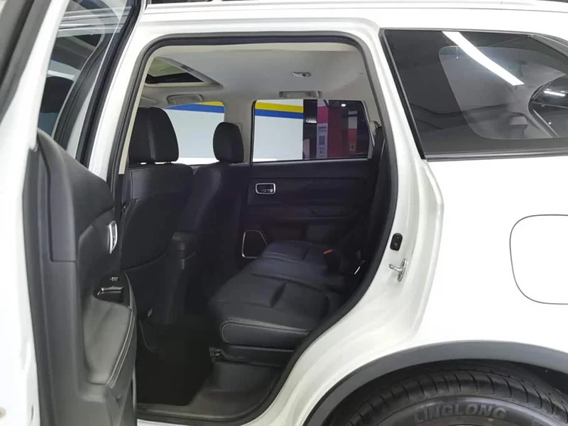 Mitsubishi Outlander — фото 11