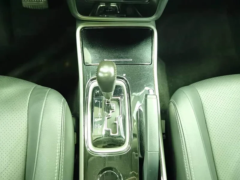 Mitsubishi Outlander — фото 16
