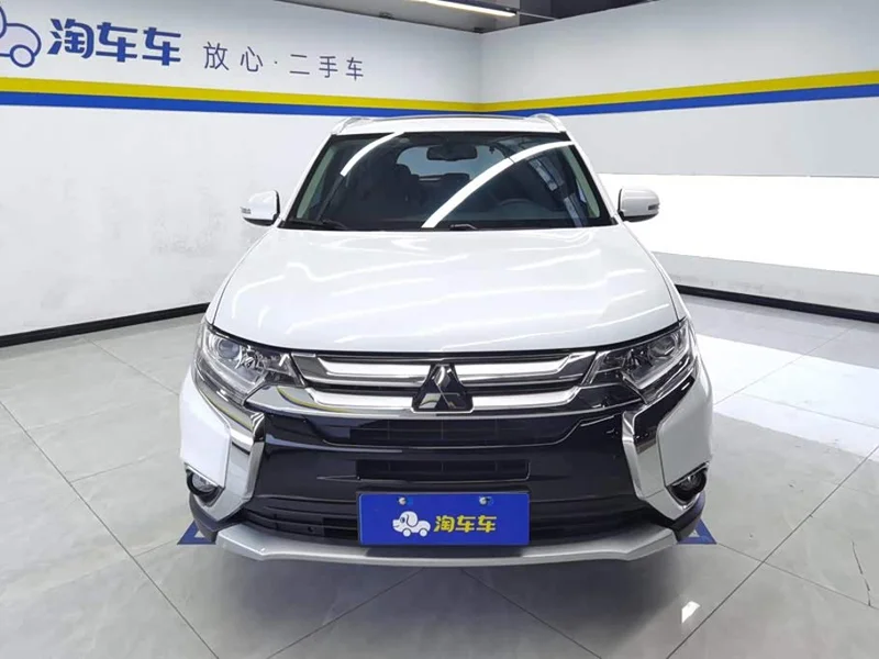 Mitsubishi Outlander — фото 2