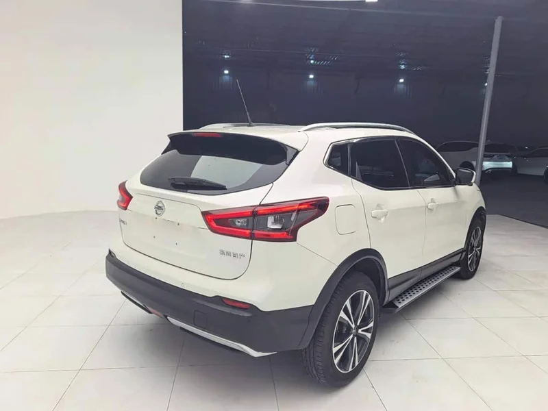 Nissan Qashqai — фото 4