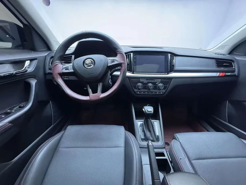 Skoda Kamiq — фото 9