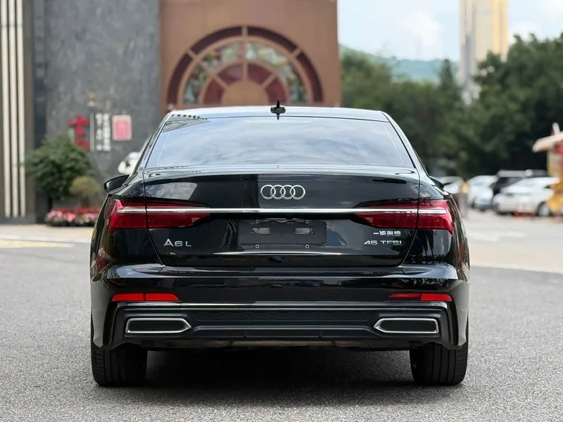 Audi A6L — фото 18