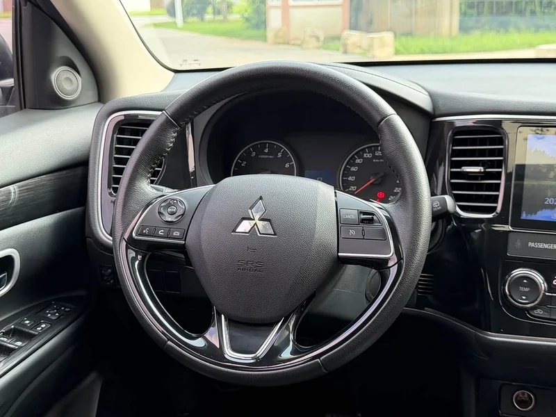 Mitsubishi Outlander — фото 15