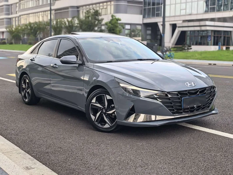 Hyundai Elantra — фото 3