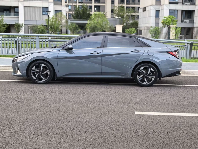 Hyundai Elantra — фото 4