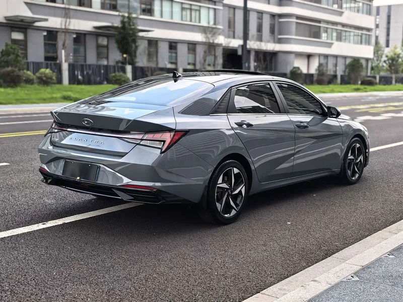Hyundai Elantra — фото 7