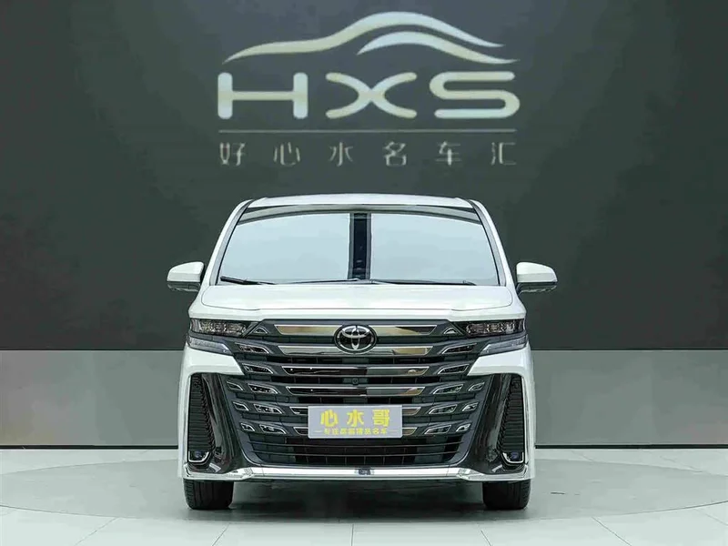 Toyota Vellfire — фото 2