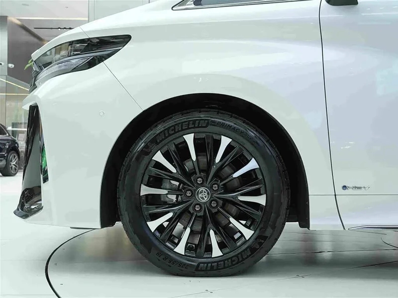 Toyota Vellfire — фото 24