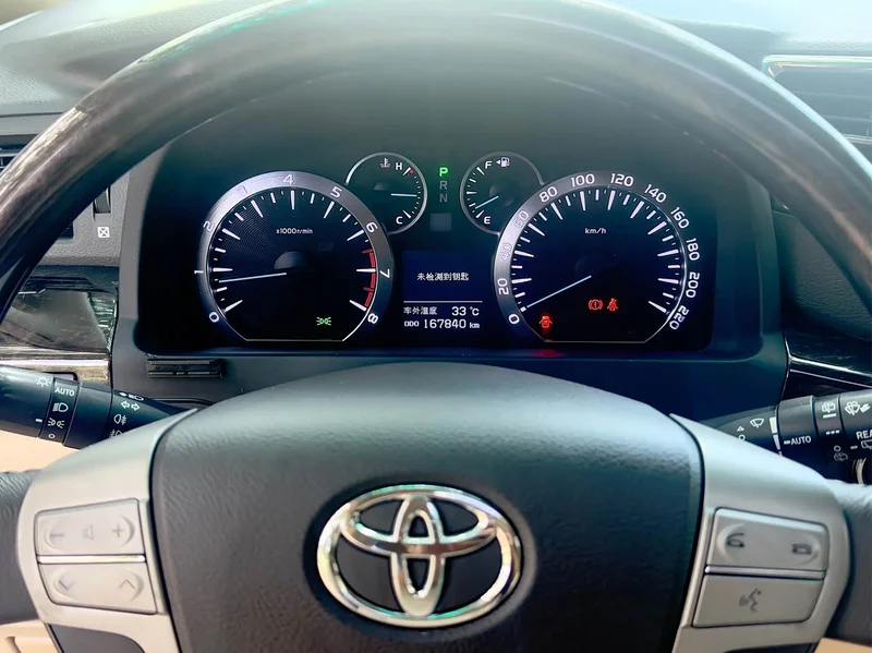 Toyota Alphard — фото 18