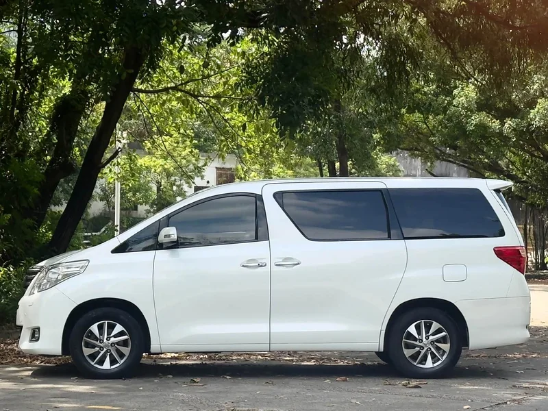 Toyota Alphard — фото 20