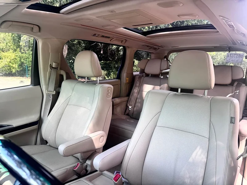 Toyota Alphard — фото 10