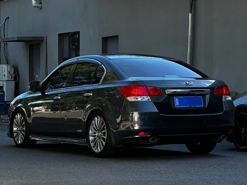 Subaru Legacy — фото 9