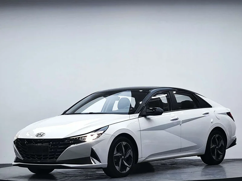 Hyundai Elantra — фото 2