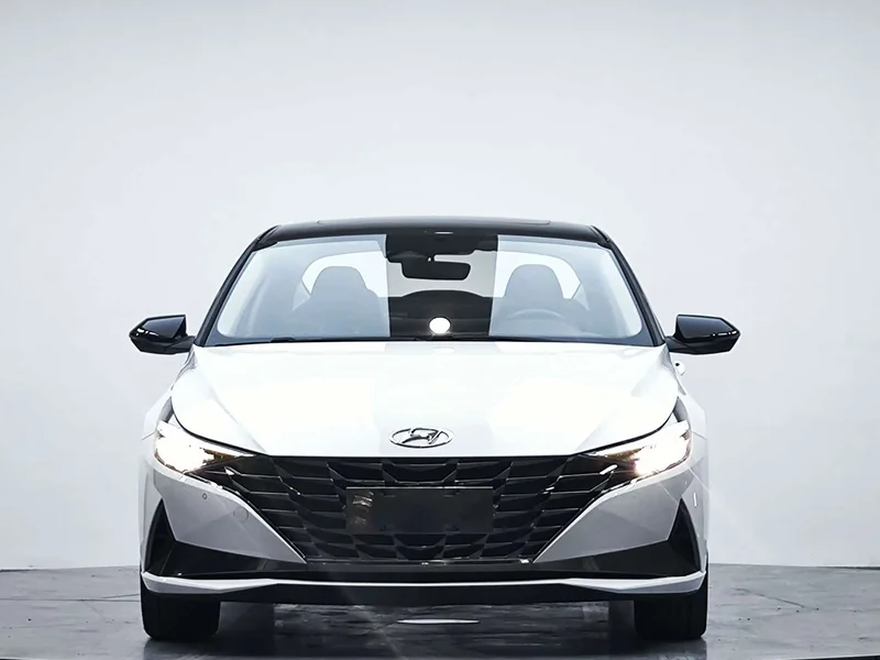 Hyundai Elantra — фото 3