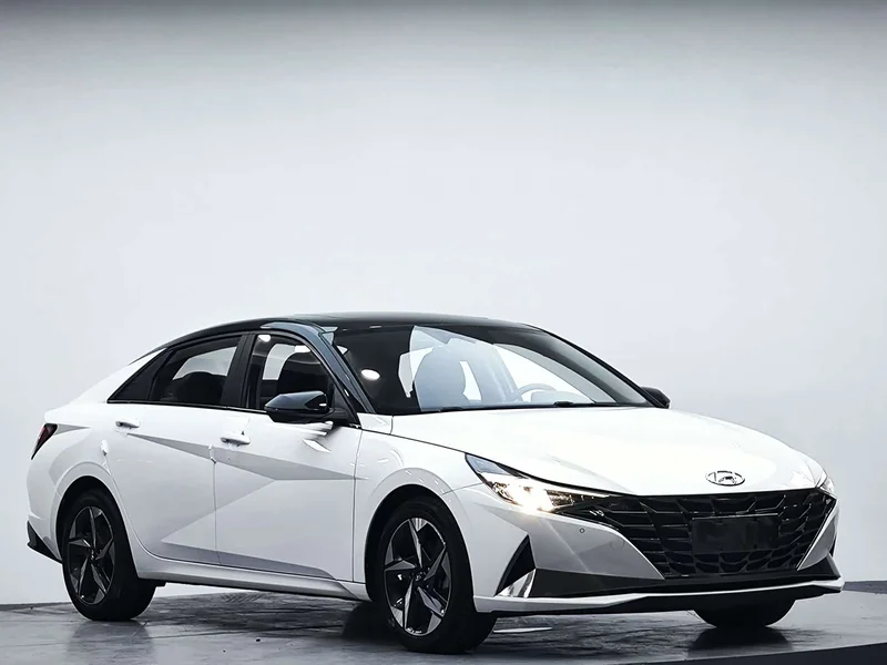 Hyundai Elantra — фото 4