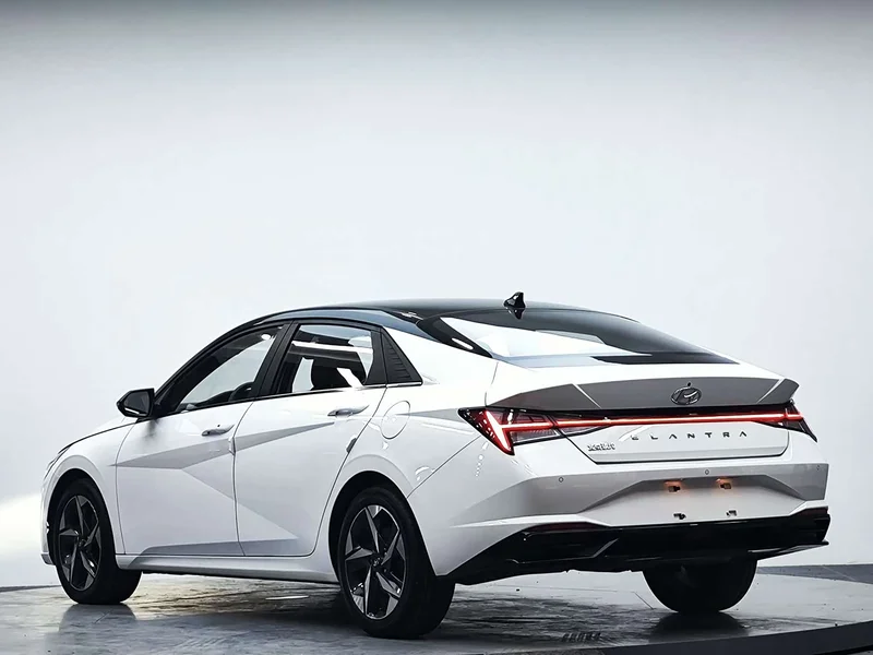 Hyundai Elantra — фото 6