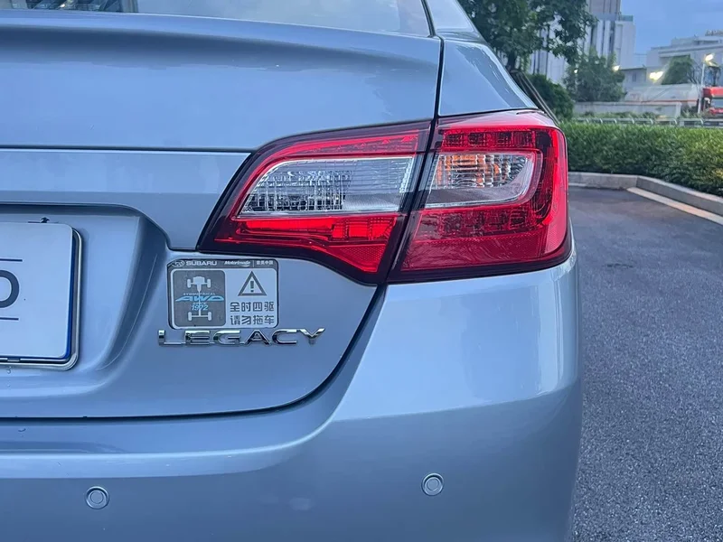 Subaru Legacy — фото 11