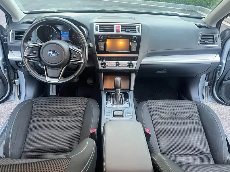 Subaru Legacy — фото 12
