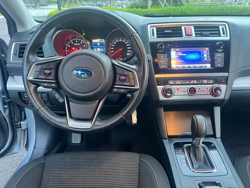 Subaru Legacy — фото 20