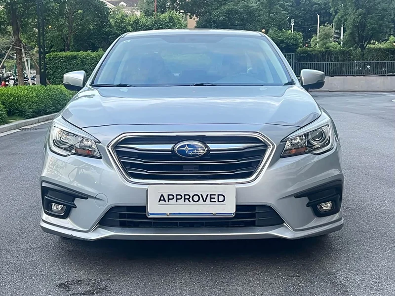 Subaru Legacy — фото 2
