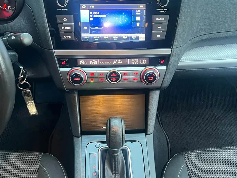 Subaru Legacy — фото 21