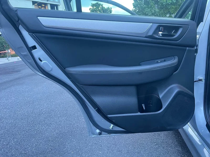 Subaru Legacy — фото 35