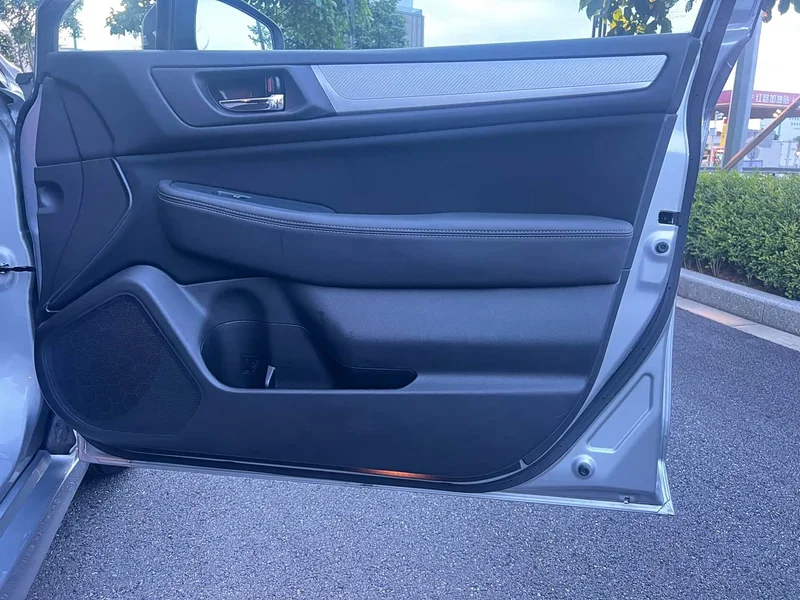 Subaru Legacy — фото 36