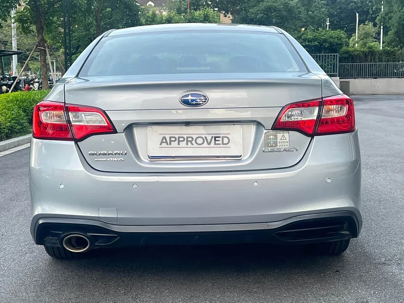 Subaru Legacy — фото 4