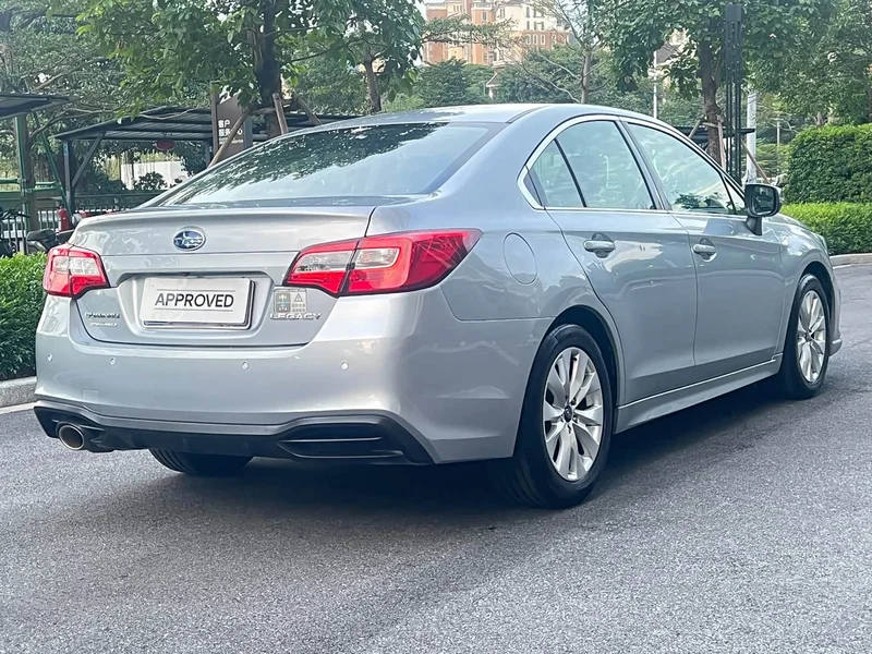 Subaru Legacy — фото 5