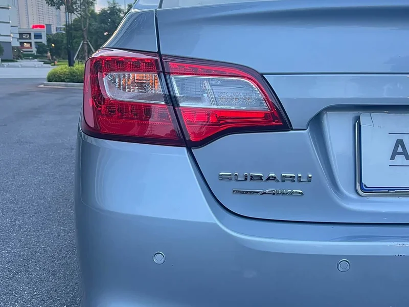 Subaru Legacy — фото 10