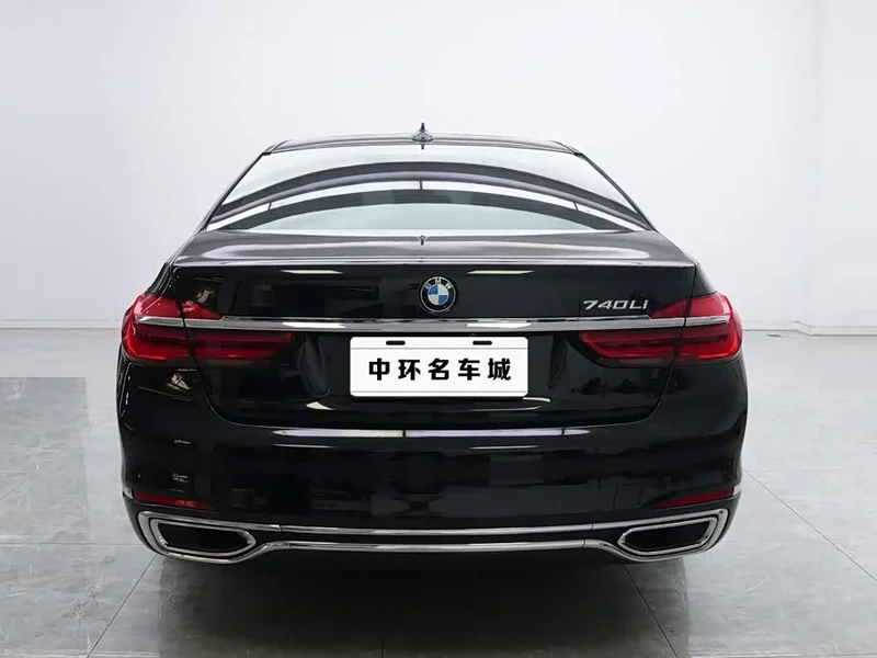 BMW 7-Series — фото 18