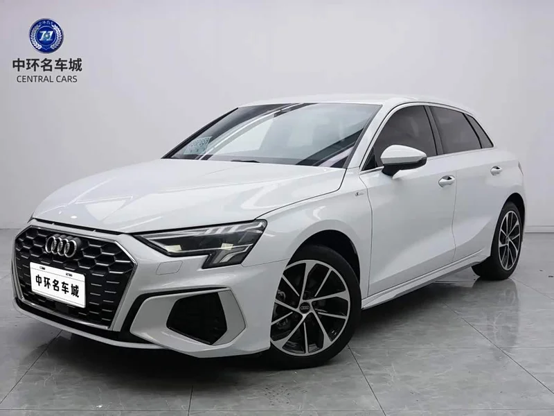 Audi A3 — фото 1