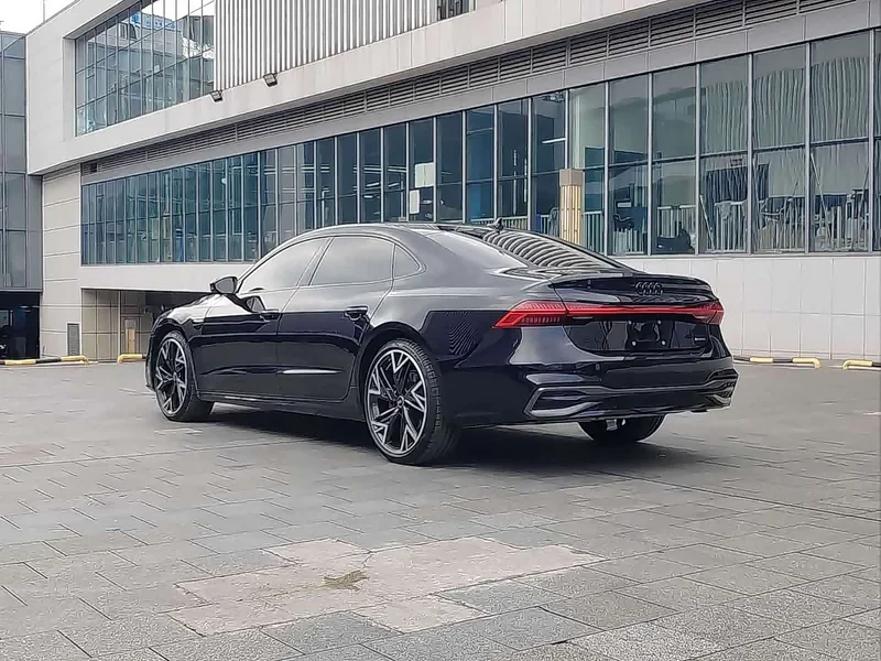 Audi A7L — фото 15