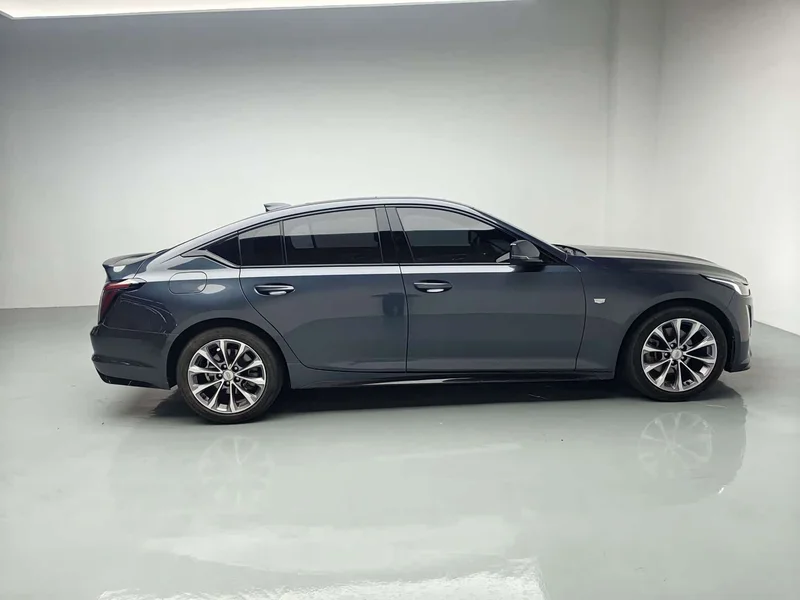 Cadillac CT5 — фото 9