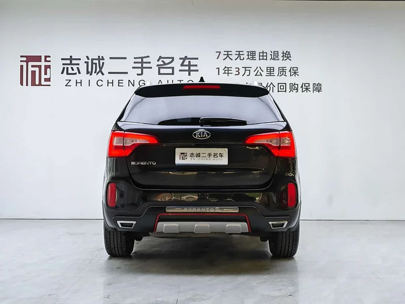 Kia Sorento — фото 4