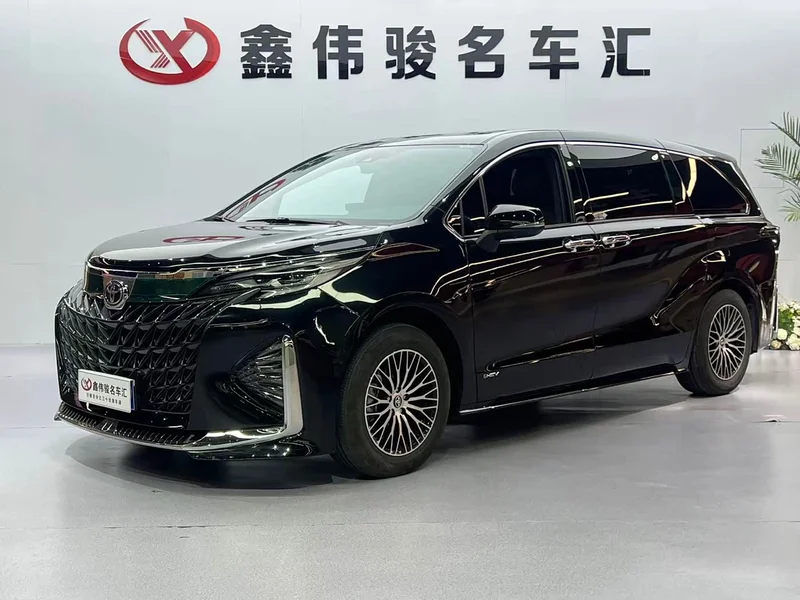 Toyota Sienna — фото 2