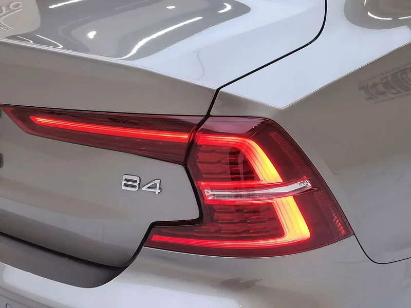 Volvo S60 — фото 10