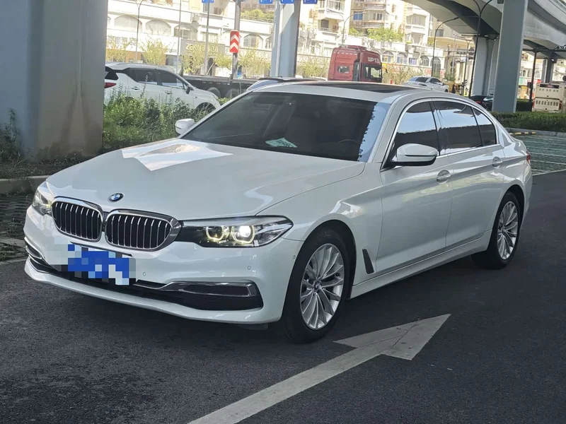 BMW 5-Series — фото 1