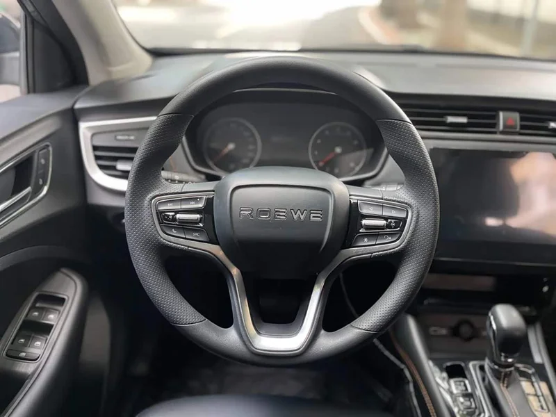 Roewe RX3 — фото 15