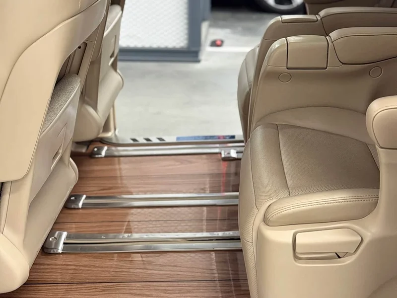 Toyota Alphard — фото 12