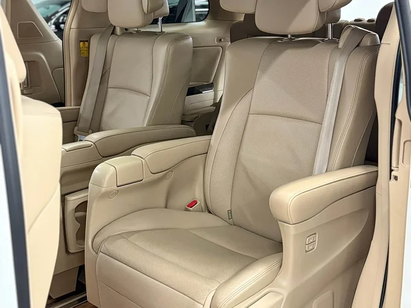 Toyota Alphard — фото 14