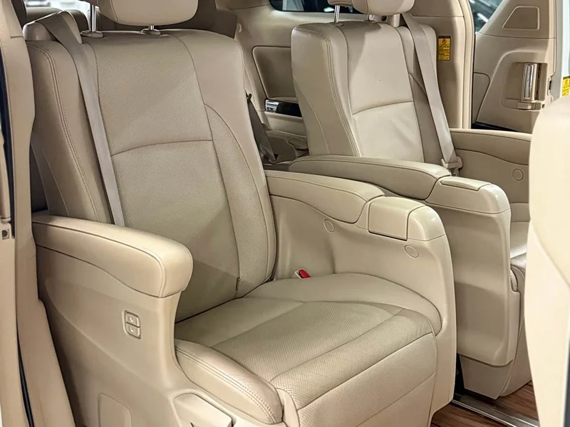 Toyota Alphard — фото 15