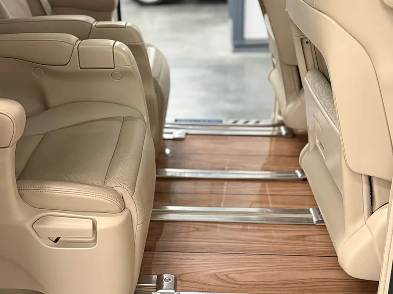 Toyota Alphard — фото 16