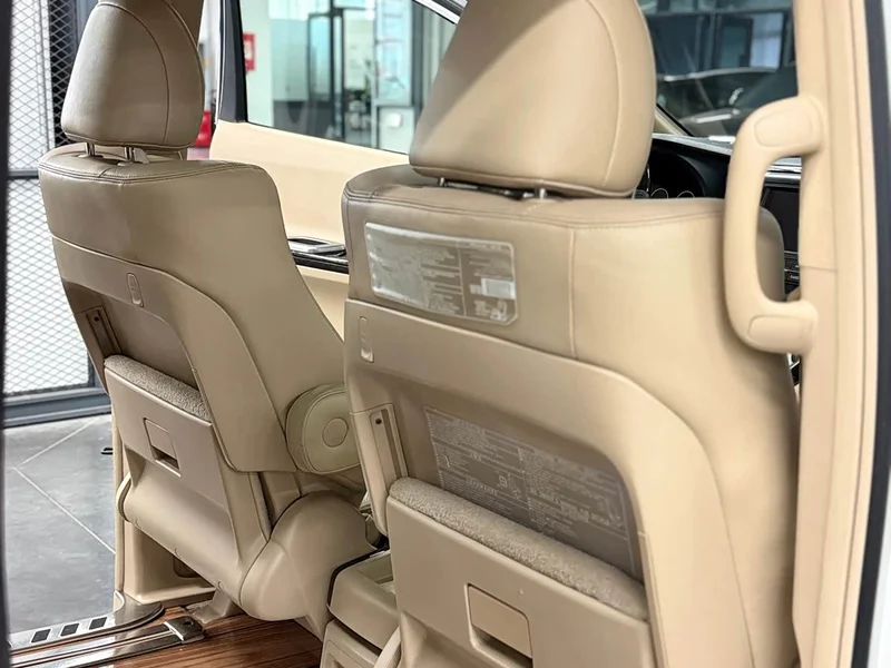 Toyota Alphard — фото 17