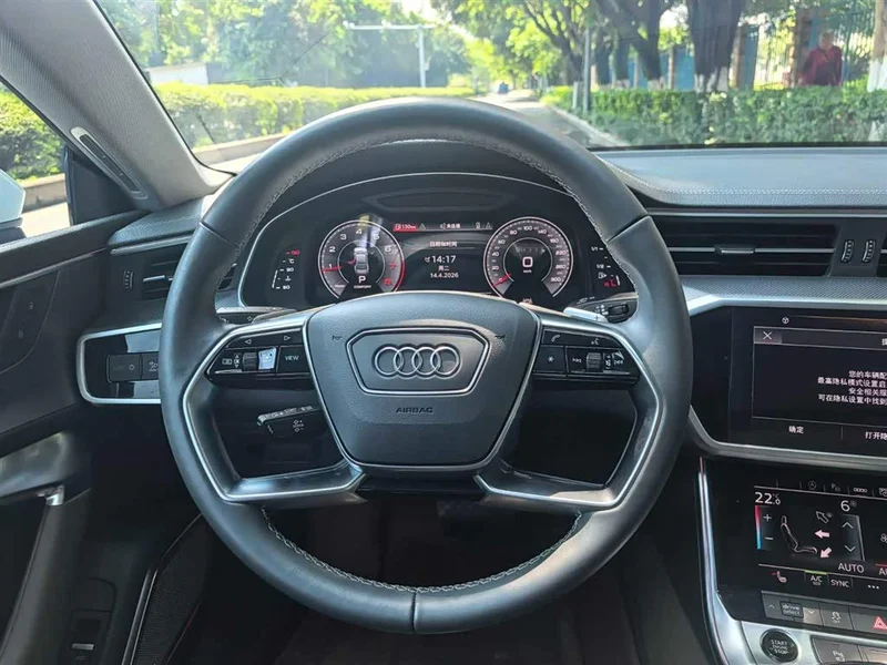Audi A7L — фото 7