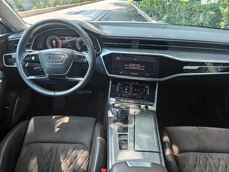 Audi A7L — фото 8