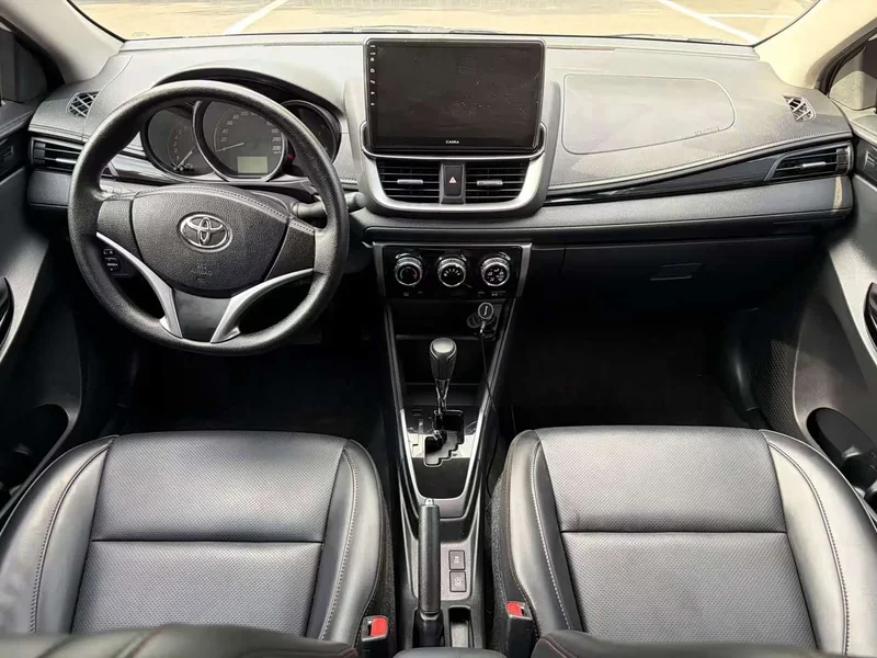 Toyota Yaris L — фото 12